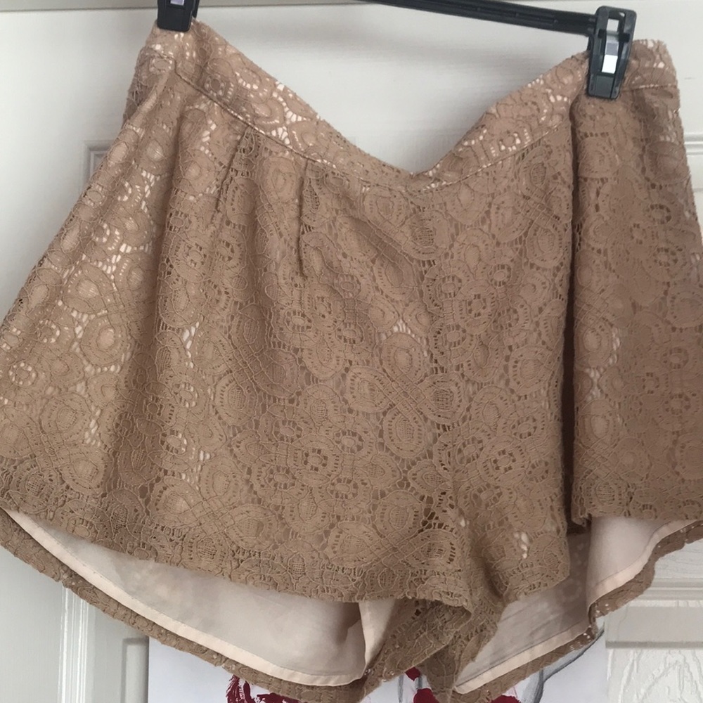 Adorable oatmeal colored lace shorts